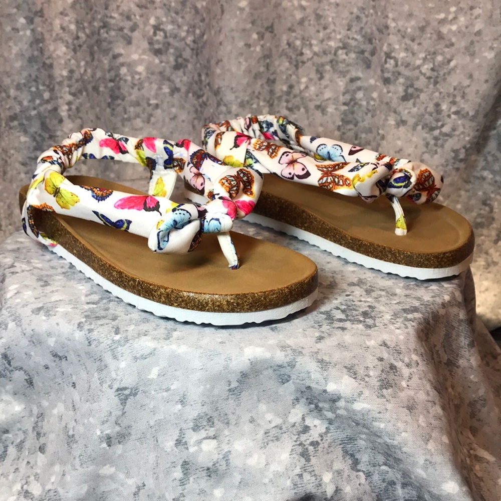 Girl’s Size 4 Falls Creek Elise White Fabric Butterfly Flip Flop Sandals☀️NWOT☀️